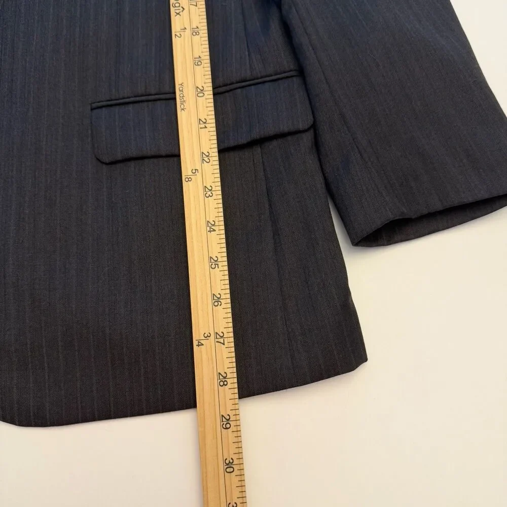 Jos A Bank Signature Slim Fit Blazer 40S Gray Pinstripe 100% Wool Sport Coat